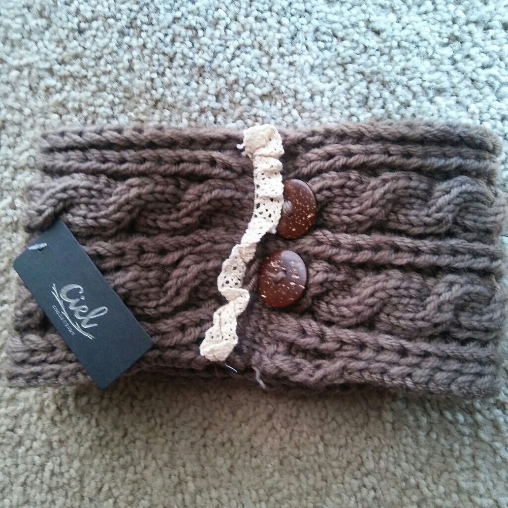 🍂🍁Cozy head warmers➡🚨ONLY BROWN LEFT🚨